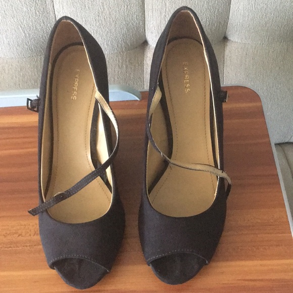 Shoes - Picture 1 of 6